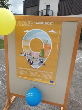 ETM 2023, donacija 10 skirojev Osnovni šoli Kostanjevica na Krki 3